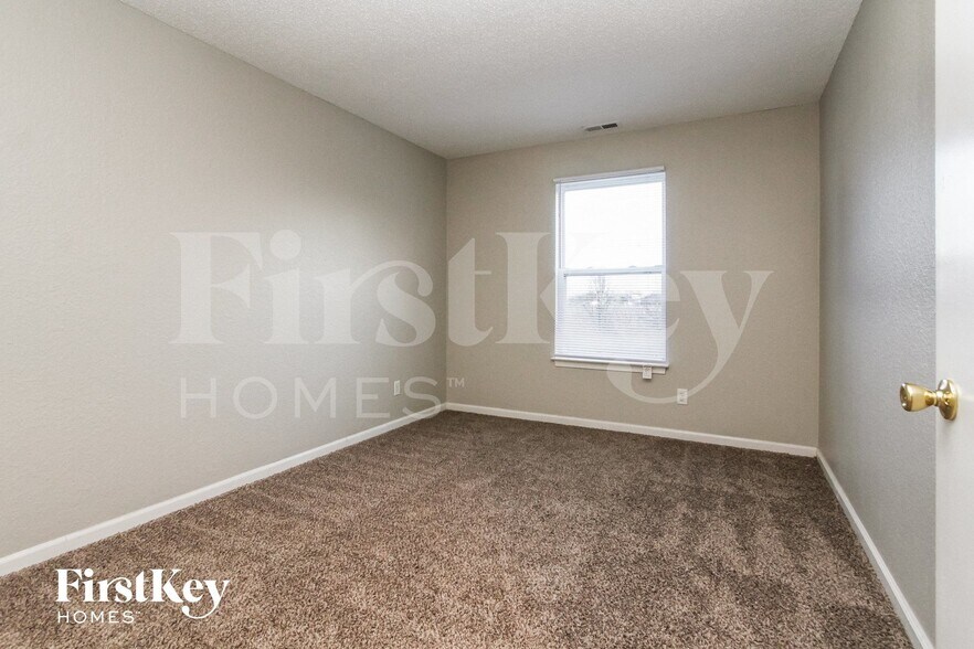 Building Photo - 4554 Redcliff S Ln