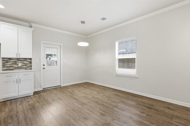 Building Photo - 9738 Champion Heavens Dr