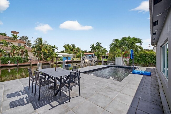 Building Photo - 1009 Tangelo Isle