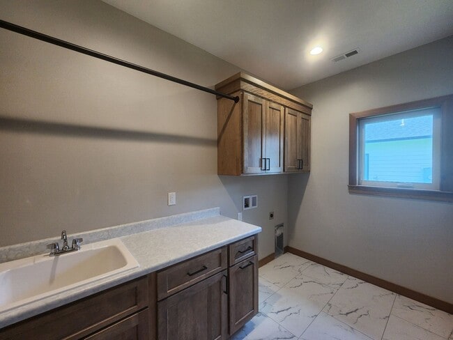 Building Photo - Brand New Ranch Home for Rent - 3 Bed / 2 ...