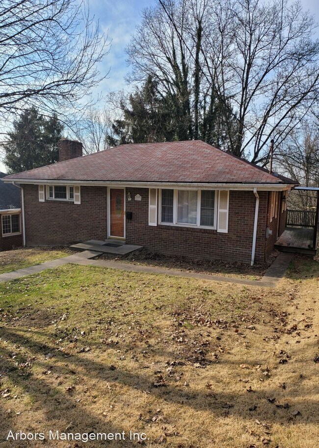 Primary Photo - 2 br, 1.5 bath House - 227 Moffat Avenue