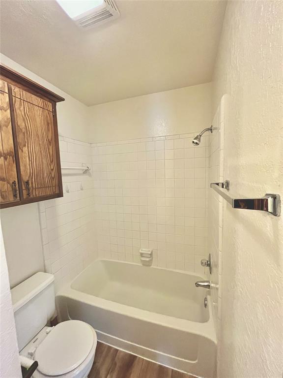 Building Photo - 1901 E Lindsey St