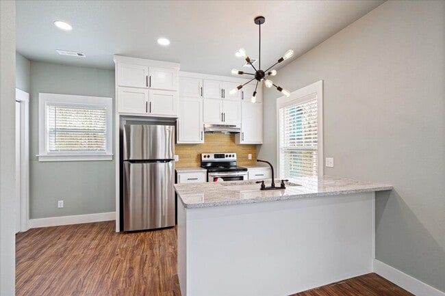 Building Photo - Brand New Cottage close to downtown and U ...