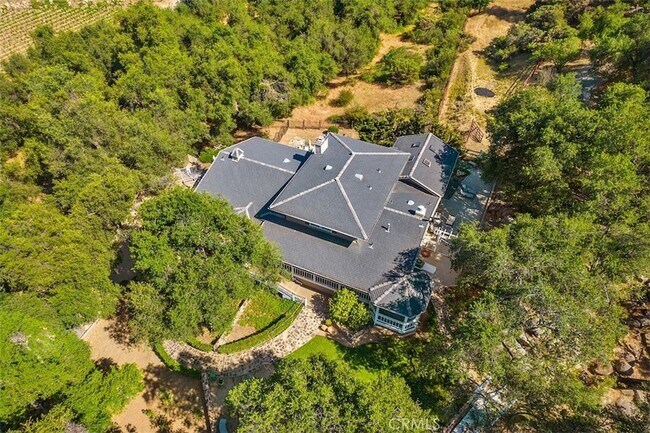 Building Photo - 35455 El Niguel Rd