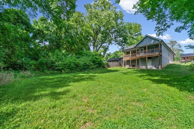 Building Photo - 528 Poston St
