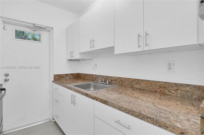 Building Photo - 10900 SW 104th St