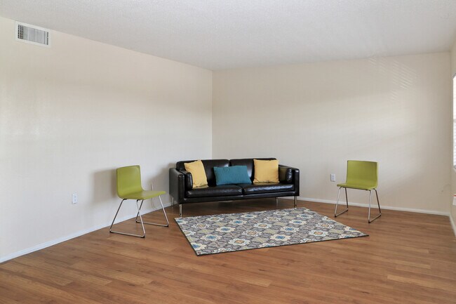 Building Photo - Greenway