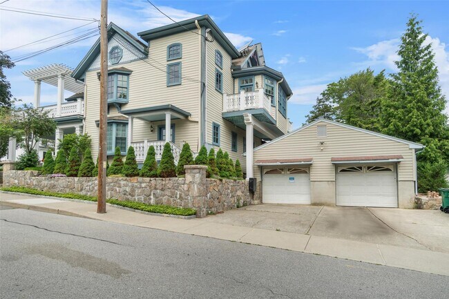Building Photo - 43 Ackerman St