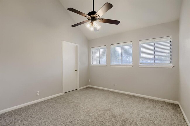 Building Photo - 11 Casa Verde St