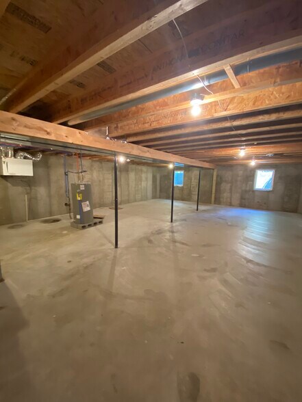 Building Photo - 438 Bryant Ave SW