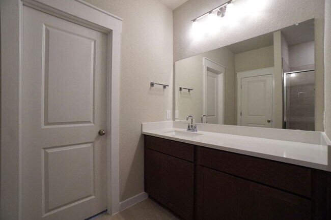 Building Photo - 136 Greinert Dr