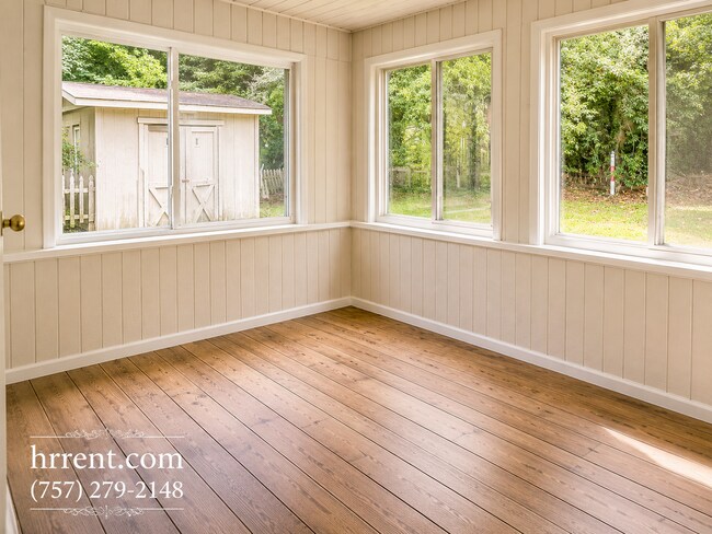 Building Photo - Amazing 3 Bedroom 2 Bathroom  Two-Story Single Family townhome located in the Nottingham-Westmore...