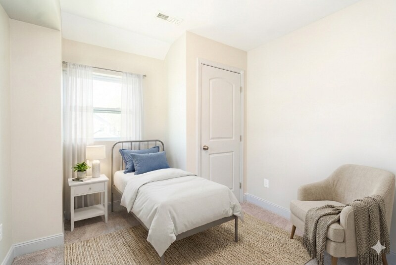 Building Photo - 1096 E 22nd Ave