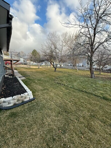 Building Photo - 1546 E 700 S