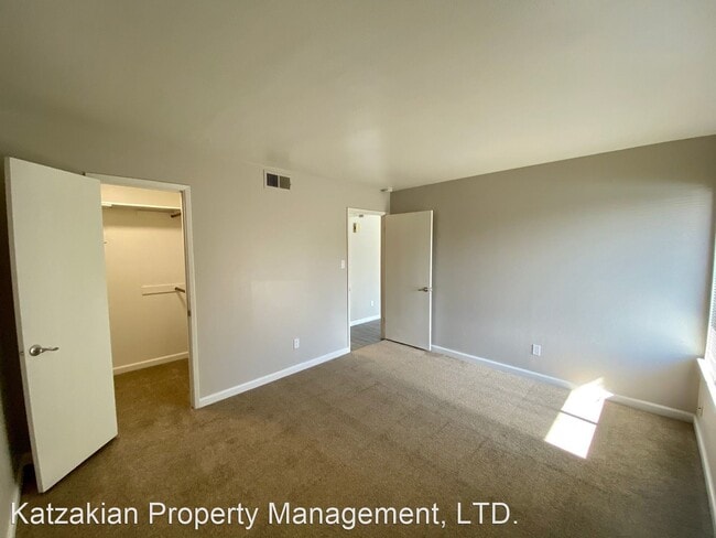 Building Photo - 3702 W Benjamin Holt Dr