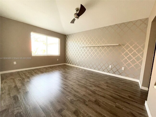 Building Photo - 1125 Papaya St