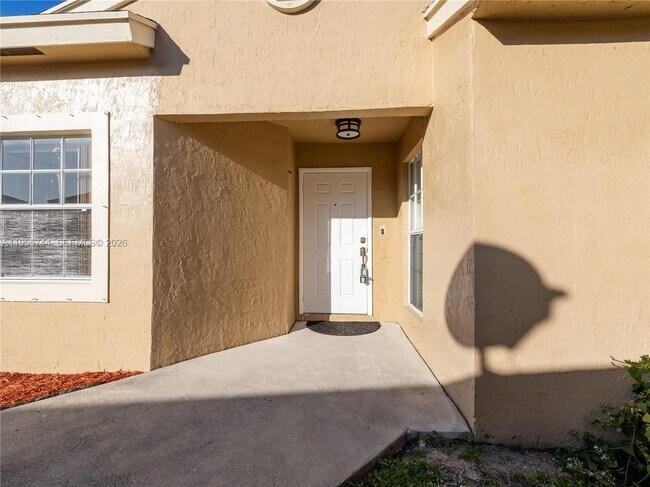 Building Photo - 200 W Riverbend Dr