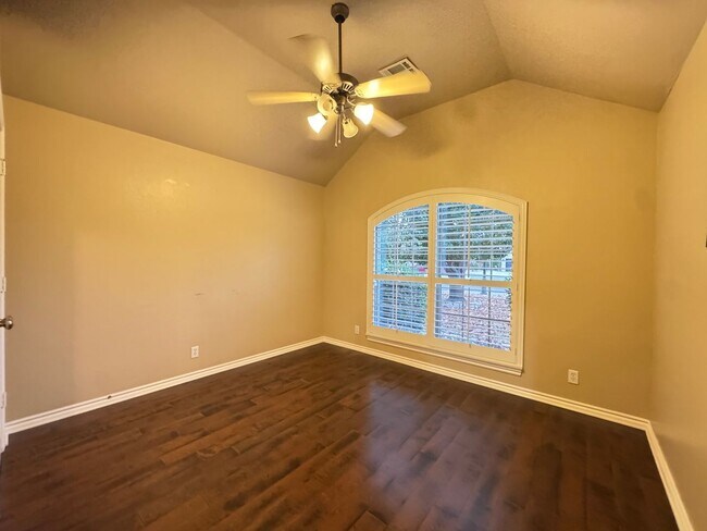 Building Photo - Spacious Home + North Edmond + 3 bedrooms + Study + Edmond Schools + Storm Shelter