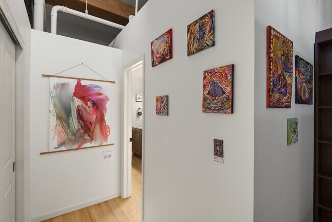 Building Photo - 1555 California St