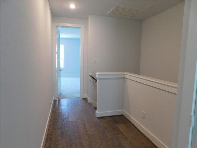 Building Photo - 4223 Eli St