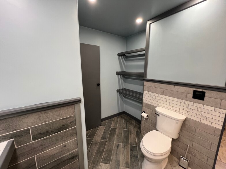 Building Photo - 20647 NW Lapine Way