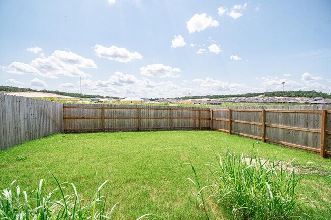 Building Photo - 624 Pacific Crest Trl