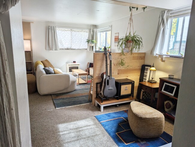 Building Photo - 1117 Remington St