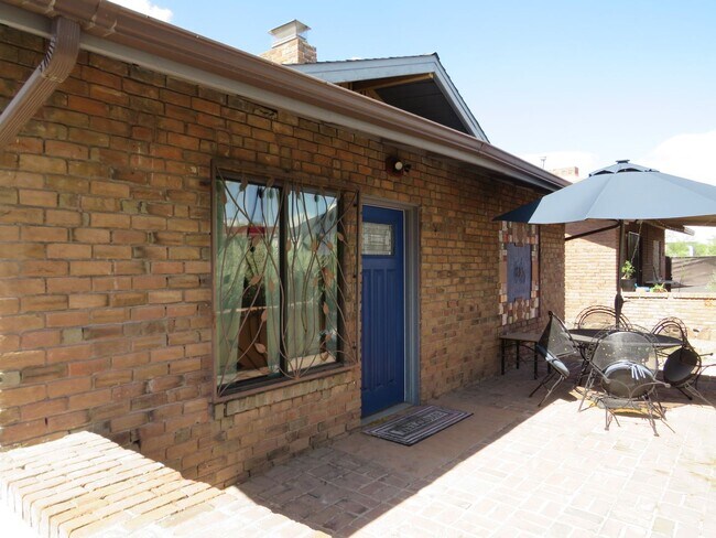 Building Photo - Furnished 2-Bedroom Home in the Historic Feldman Neighborhood – Central/University Area