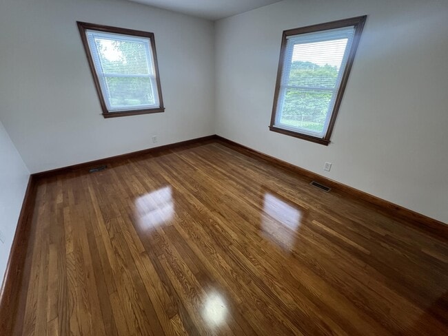 Building Photo - 1803 E Oakland Ave