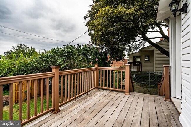 Building Photo - 310 W Biddle St