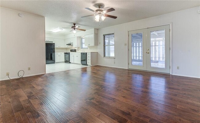 Building Photo - 8424 Jamestown Dr