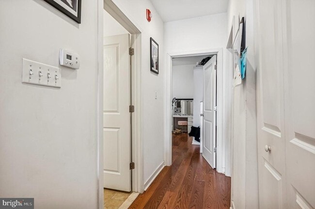 Building Photo - 6212 Ridge Ave