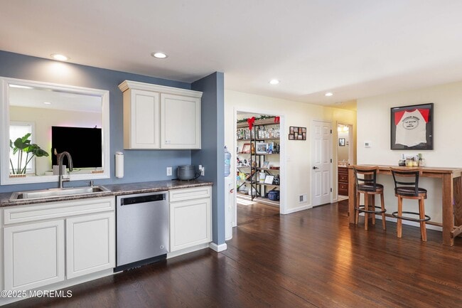 Building Photo - 58 Richardson Ave