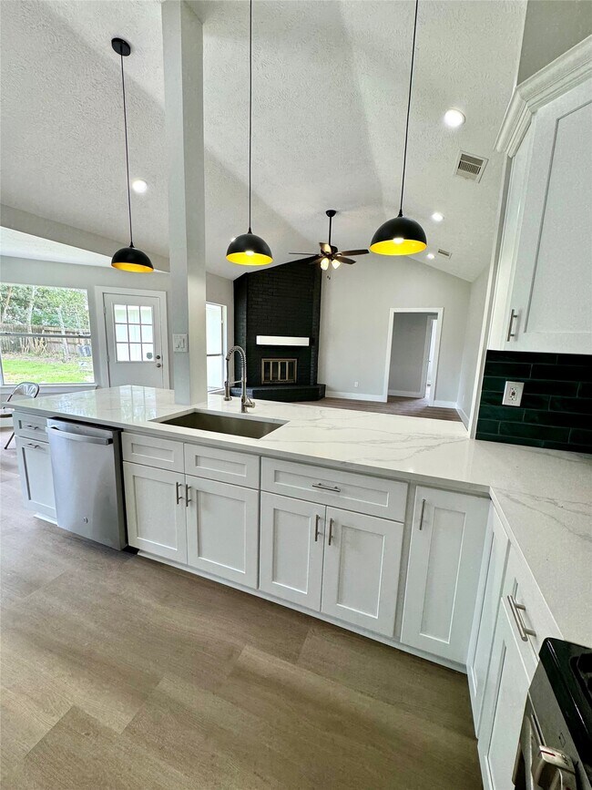 Building Photo - 1406 Kent Way