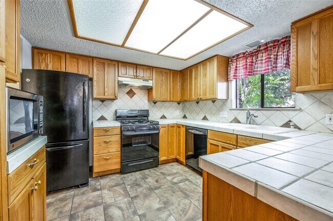 Building Photo - 1006 Silbury Dr