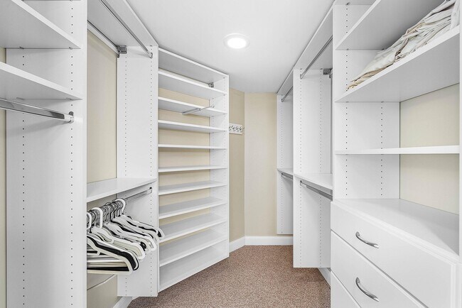 Building Photo - 120 S Ocean Blvd