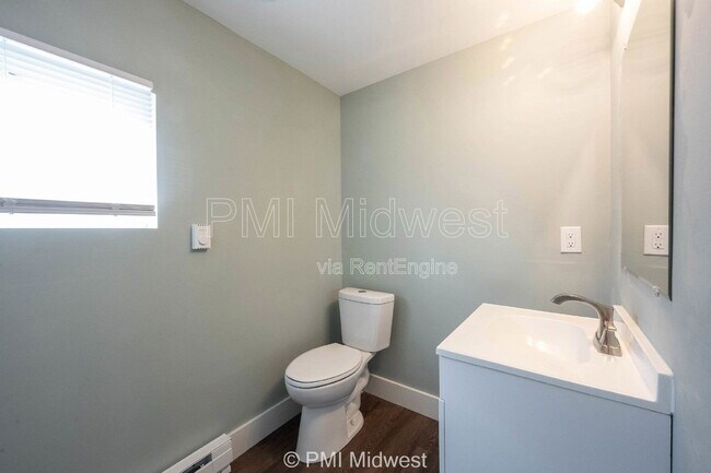 Building Photo - 238.5 N Beville Ave