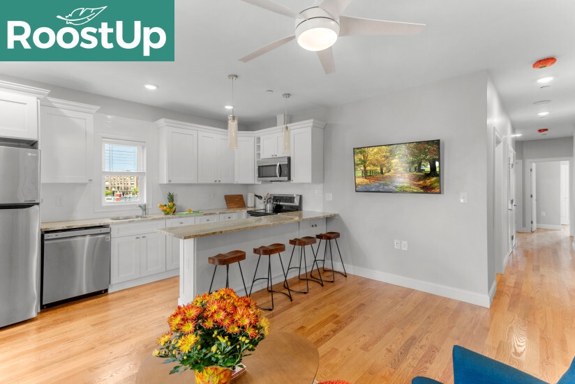 Building Photo - Furnished Bedroom with Private Bath in East Boston