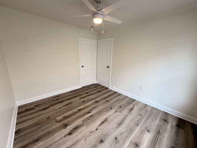 Building Photo - 7307 S Halldale Ave