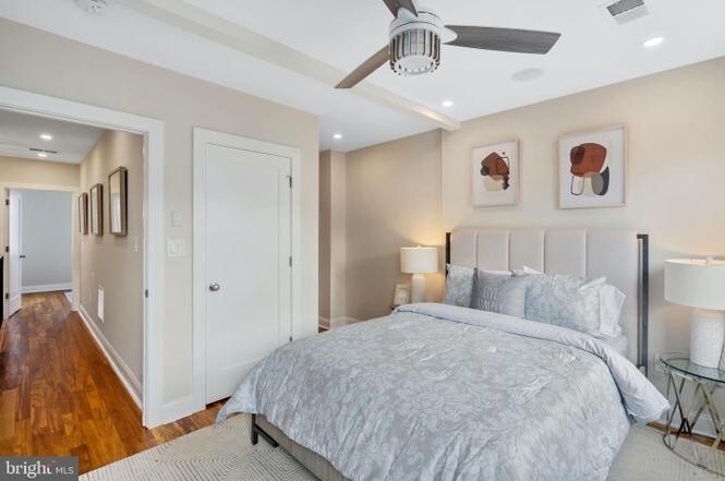 Building Photo - 331 W St NE