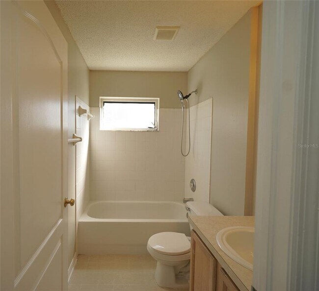 Building Photo - 10205 Goldenbrook Way