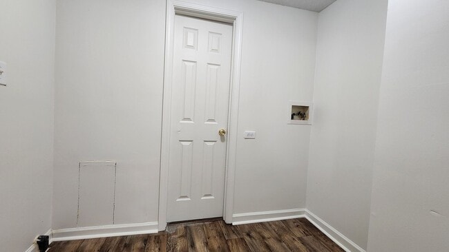 Building Photo - 1007 10th St