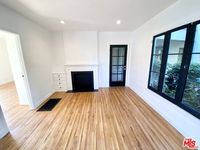 Building Photo - 7956 Norton Ave