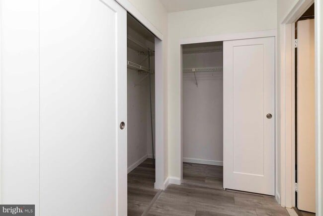 Building Photo - 102 Church St