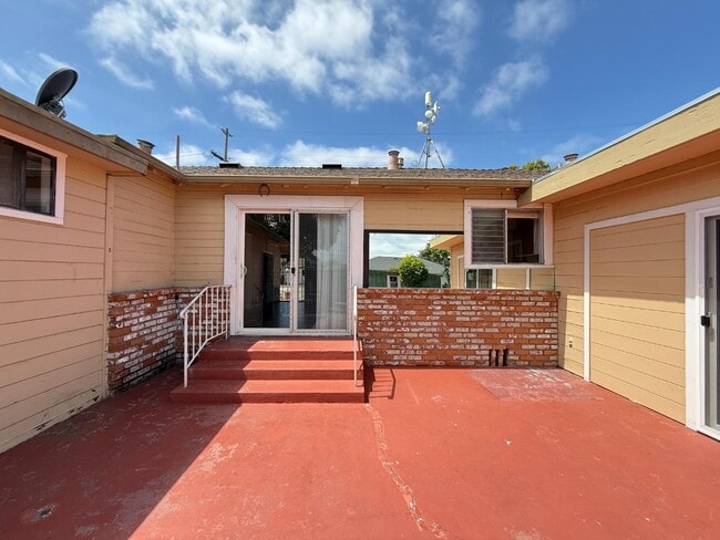 Building Photo - 1226 148th Ave