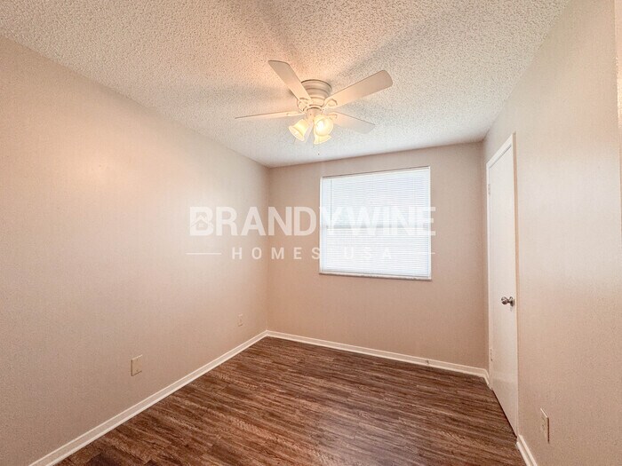 Building Photo - 3026 Mangrove Ave