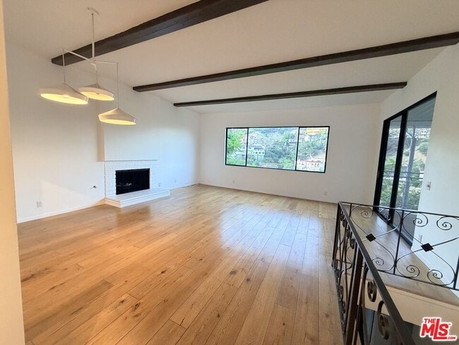 Building Photo - 8743 Hollywood Hills Rd