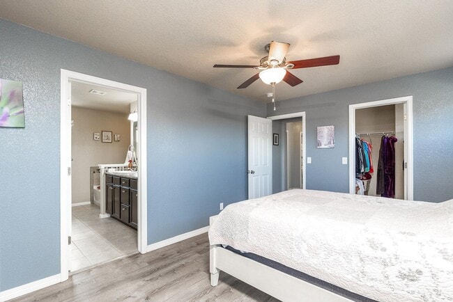 Building Photo - 7256 Red Cardinal Loop