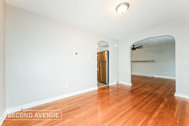 Building Photo - 3107 Elroy Ave