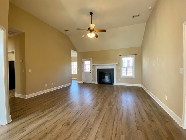 Building Photo - 4858 Somerset Dr